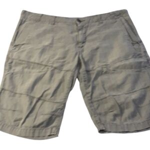 Size 33 casual gray cargo light wait shorts